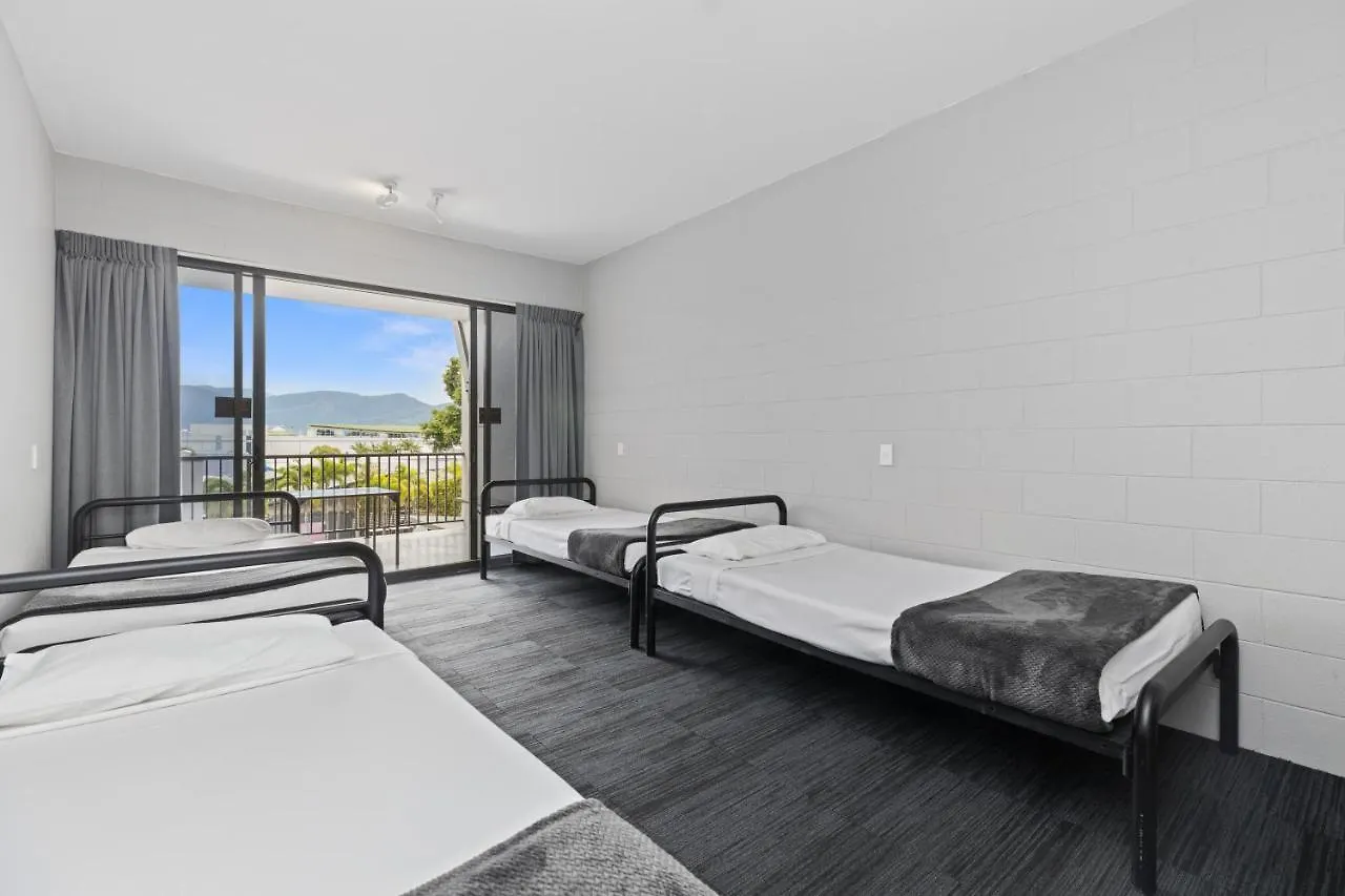 Hostel Gilligan'S Hotel & Resort Cairns