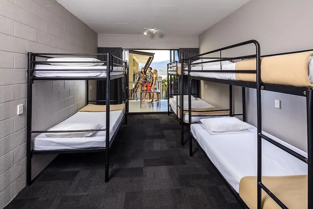 Hostel Gilligan'S Hotel & Resort Cairns