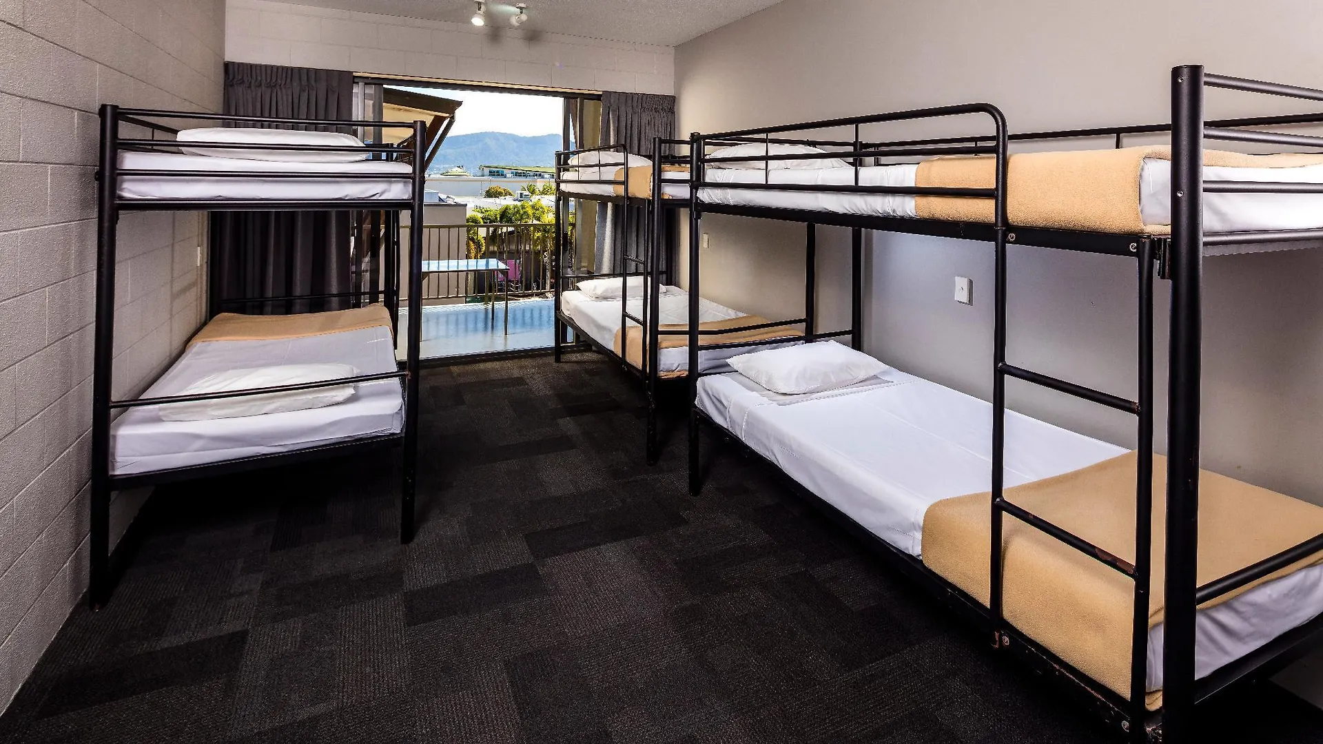 Hostel Gilligan'S Hotel & Resort Cairns Australia