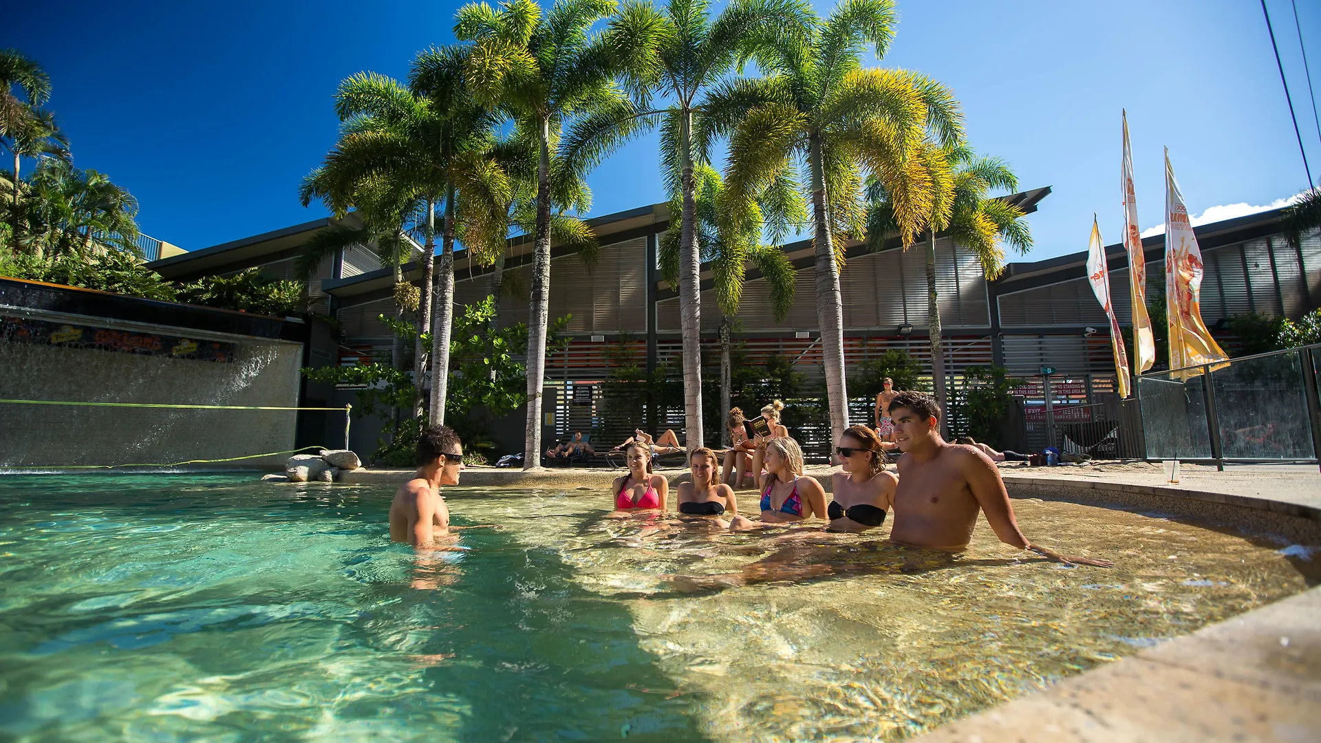 Gilligan'S Hotel & Resort Cairns Hostel