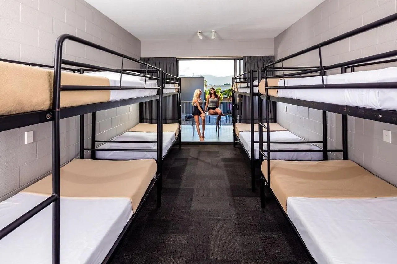 Hostel Gilligan'S Hotel & Resort Cairns Australia