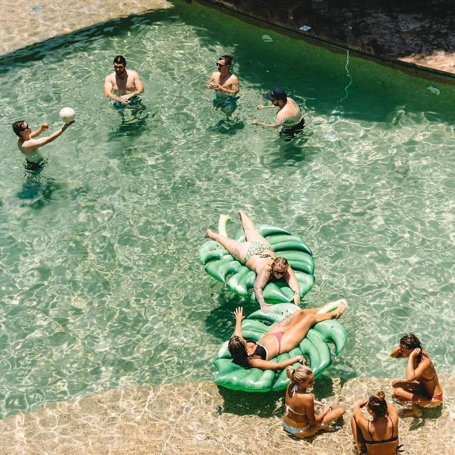 Hostel Gilligan'S Hotel & Resort Cairns
